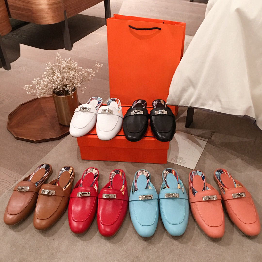 Designer OZ Mules Slippers Women Genuine Leather Sandals Classic lady Kelly Metal Chain Loafers Princetown Slides Size 34-42
Designer OZ Mules Slippers Women Genuine Leather Sandals Classic lady Kelly Metal Chain Loafers Princetown Slides Size 34-42