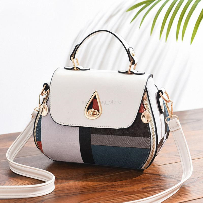 NewTotes handbags new 2022 fashion spring and summer personality printing shoulder Messenger Korean version of handbag 234 bag
NewTotes handbags new 2022 fashion spring and summer personality printing shoulder Messenger Korean version of handbag 234 bag