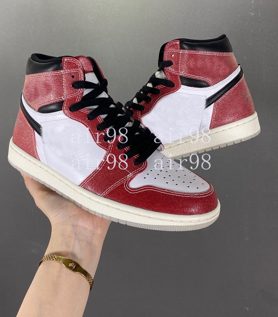 Mens Womens Trophy Room Chicago 1 High Basketball Shoes Jumpman 1s Varsity Red Sail Trainers Sports Sneakers Chaussures US5-13
Mens Womens Trophy Room Chicago 1 High Basketball Shoes Jumpman 1s Varsity Red Sail Trainers Sports Sneakers Chaussures US5-13