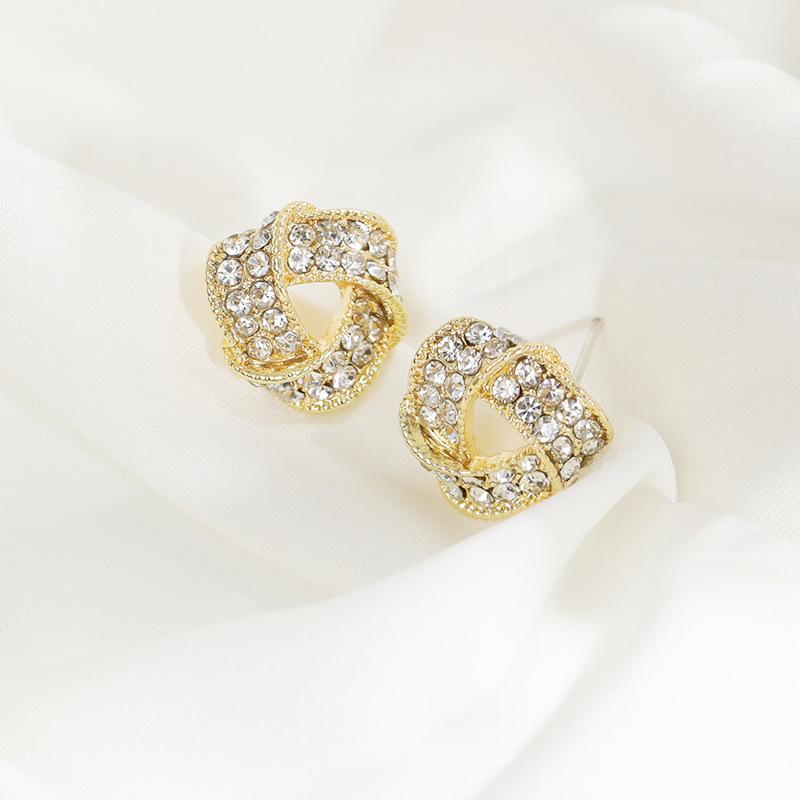 Stud Arrival Korean Trendy Geometric Rhinestone Ribbon Earrings For Women Fashion Gold Metal Jewelry Gifts
Stud Arrival Korean Trendy Geometric Rhinestone Ribbon Earrings For Women Fashion Gold Metal Jewelry Gifts
