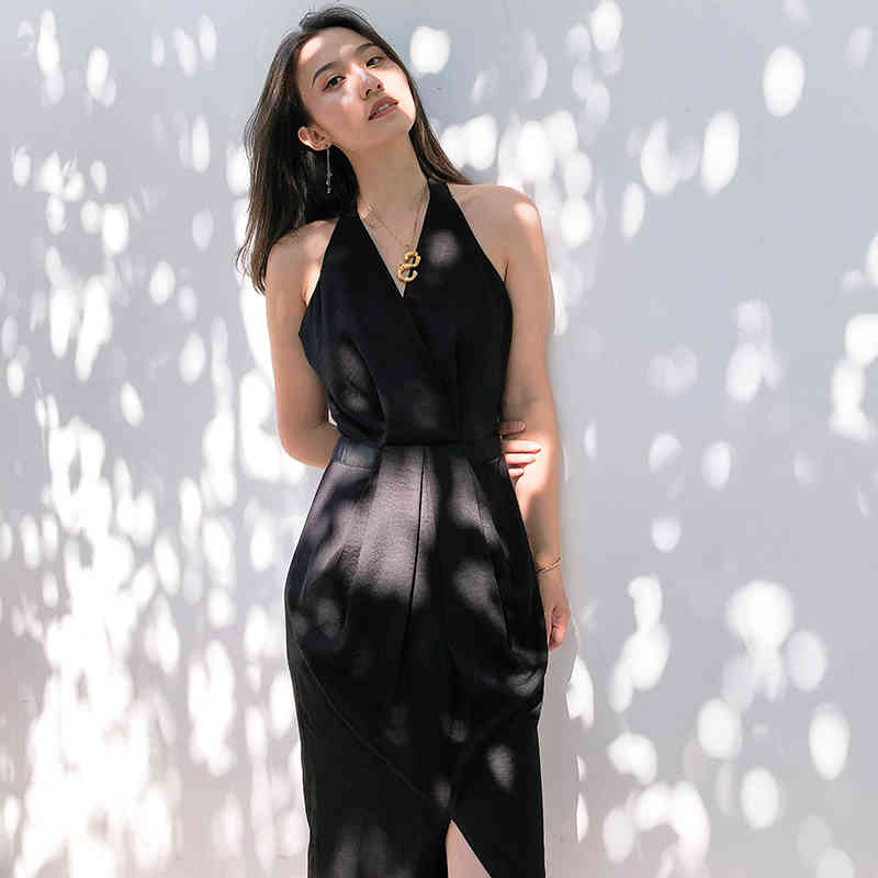 halter dress women summer 2020 new v-neck French niche vintage black midi evening party dresses, Black;gray
halter dress women summer 2020 new v-neck French niche vintage black midi evening party dresses, Black;gray