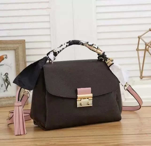 YQ 2022 Women's wallet Designers bags Crossbodys Women Handbag Croisette Messenger Purse Oxidizing PU Leather Elegant Shoulder Bags Crossbody Bag Shopping Tote, Extra shipping
YQ 2022 Women's wallet Designers bags Crossbodys Women Handbag Croisette Messenger Purse Oxidizing PU Leather Elegant Shoulder Bags Crossbody Bag Shopping Tote, Extra shipping