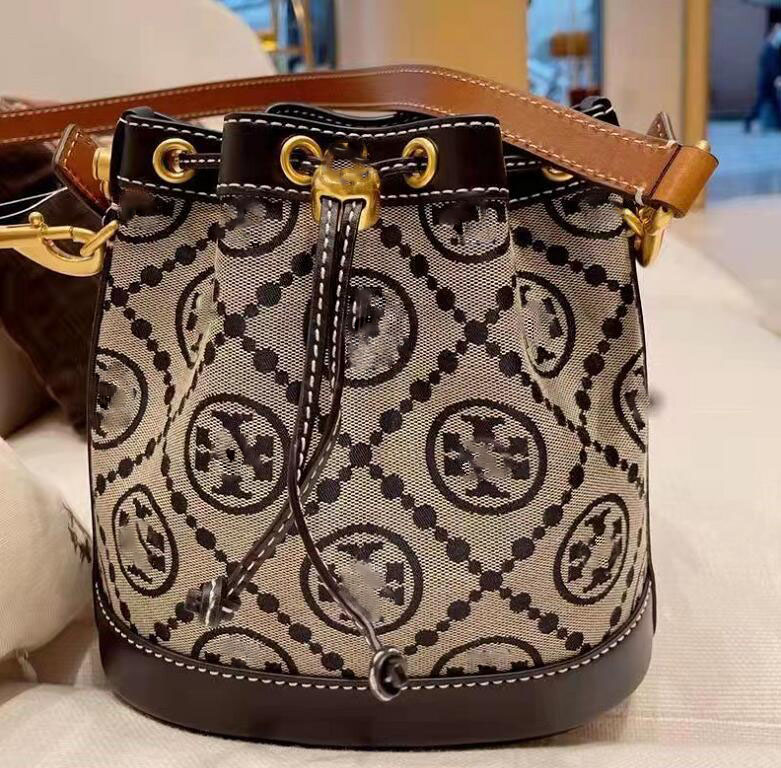 European and American women's bucket bag simple and fashionable jacquard drawstring single shoulder diagonal hand-held, Brown
European and American women's bucket bag simple and fashionable jacquard drawstring single shoulder diagonal hand-held, Brown