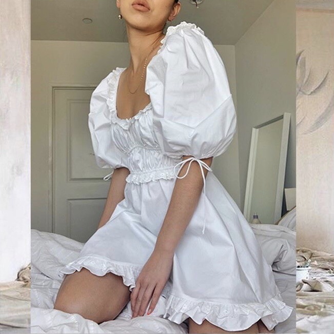 BOHO INSPIRED puff sleeve mini Sexy white party dress ruffle summer dress square neck elastic bust super chic women dress new 210331