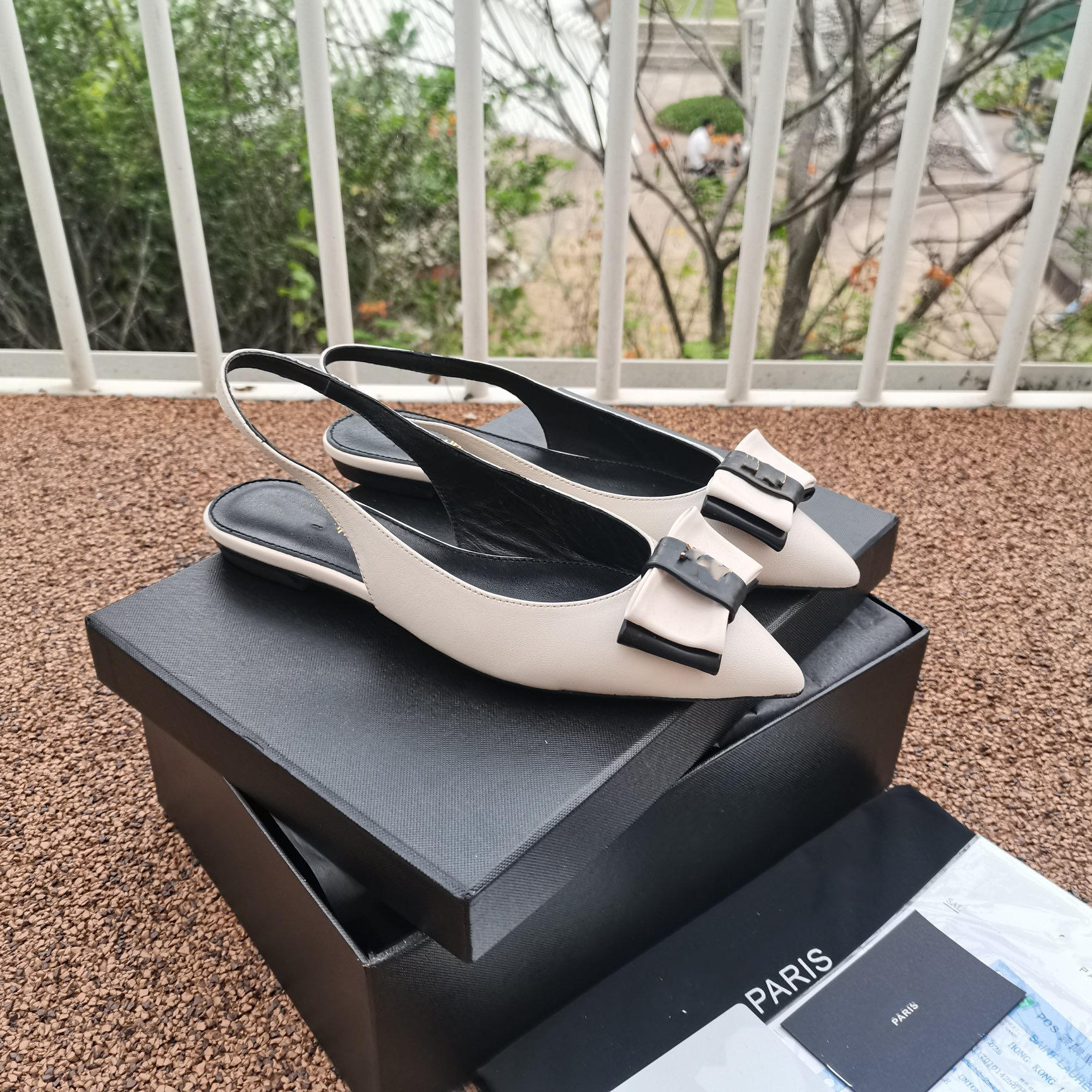 2021 designer flat sandals fashionable summer women's slides pointed toe with buckle sweet and comfortable office shoes size 34-41, Box
2021 designer flat sandals fashionable summer women's slides pointed toe with buckle sweet and comfortable office shoes size 34-41, Box