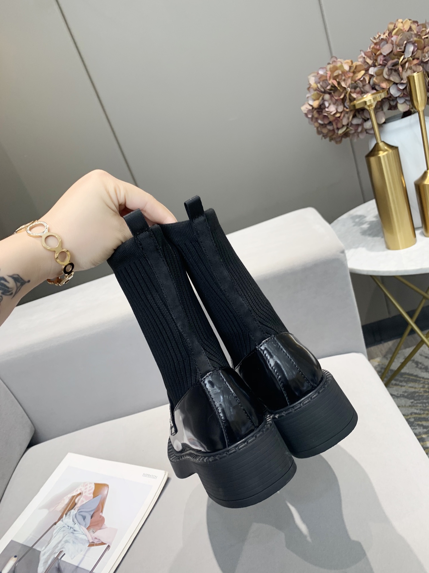 Designer boots latest fashion women's shoes luxury pra logo soft and comfortable all leather material high quality good matching size for 35-41, Black leather
Designer boots latest fashion women's shoes luxury pra logo soft and comfortable all leather material high quality good matching size for 35-41, Black leather