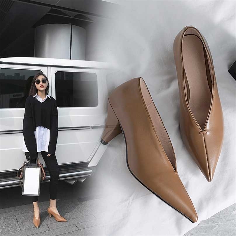 VANGULL women Genuine Leather shoes cow leather Sheep suede spike heels pointed toe pumps professional office career 211029, Black
VANGULL women Genuine Leather shoes cow leather Sheep suede spike heels pointed toe pumps professional office career 211029, Black