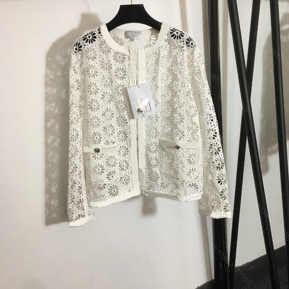 Fashion cc short jacket desinger Sexy lace gown brand womens cch letter lace hollow flower jackets female high-end quality logo letter size SML
Fashion cc short jacket desinger Sexy lace gown brand womens cch letter lace hollow flower jackets female high-end quality logo letter size SML