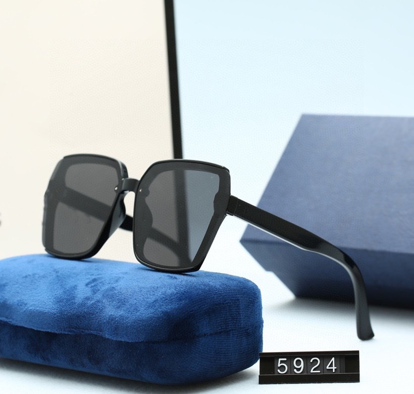 Fashion trendy stripped TR90 polorized leopard female women sunglasses luxury designer stylish oversized square sun glasses uv proof with box case
Fashion trendy stripped TR90 polorized leopard female women sunglasses luxury designer stylish oversized square sun glasses uv proof with box case