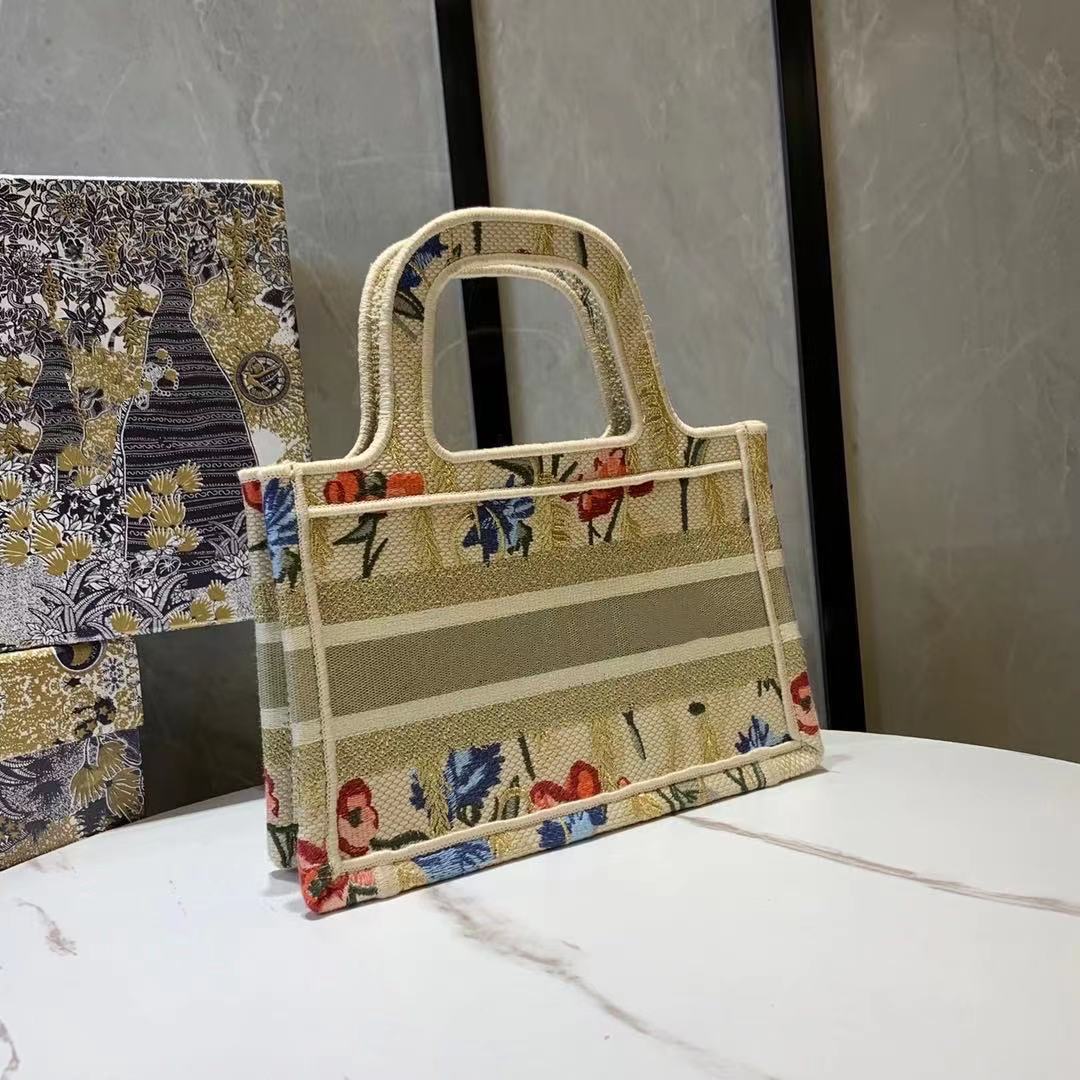 High quality Chinese hibisci rosae-sinensis flower tote bag embroidery design
High quality Chinese hibisci rosae-sinensis flower tote bag embroidery design