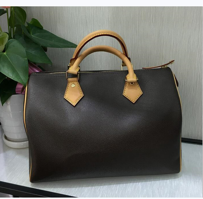 Women Luxurys Shoulder Famous Designers Handbag Crossbody Lady Tote Flap Messenger Bags man Satchel Shoulder bag, White
Women Luxurys Shoulder Famous Designers Handbag Crossbody Lady Tote Flap Messenger Bags man Satchel Shoulder bag, White