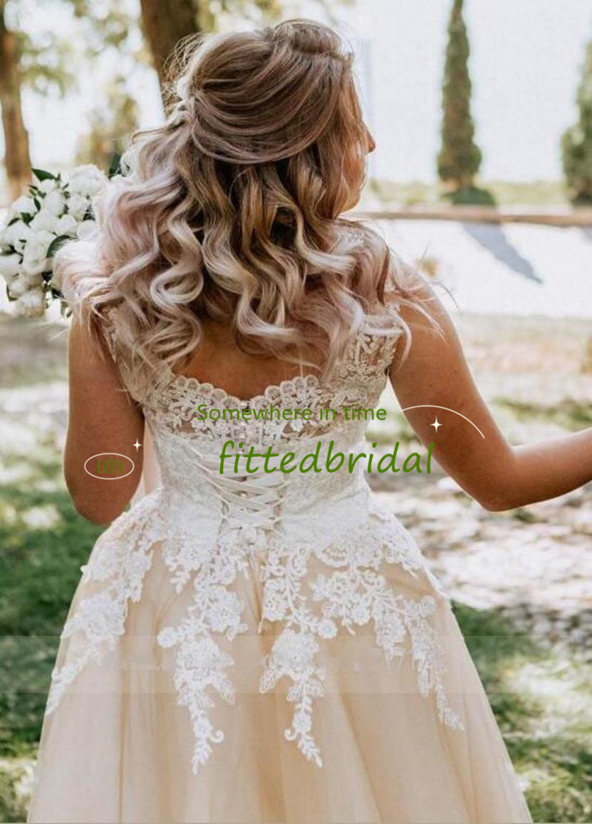 Country Garden Champagne A Line Bridal Gowns Lace Up Back V Neck Appliques Wedding Dresses Plus Size vestido de novia