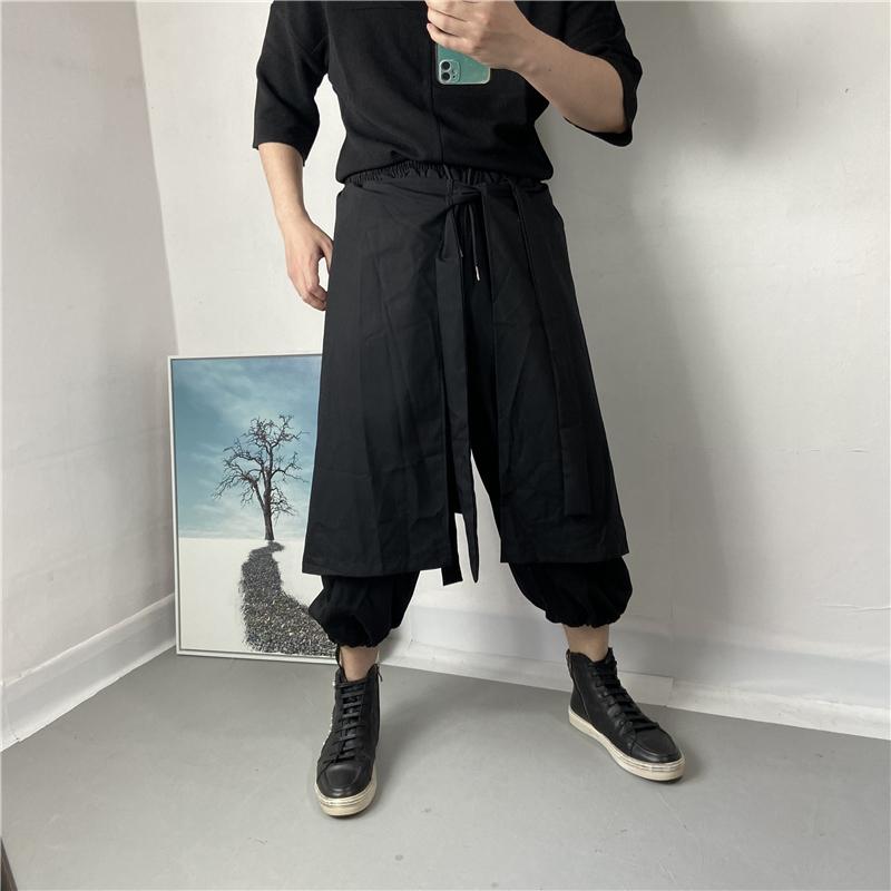 Men's Pants Summer Trend Men's Trouser Skirt Personality Design On Both Sides Spliced Fake Two Fashion Style Lantern Sports, Black
Men's Pants Summer Trend Men's Trouser Skirt Personality Design On Both Sides Spliced Fake Two Fashion Style Lantern Sports, Black