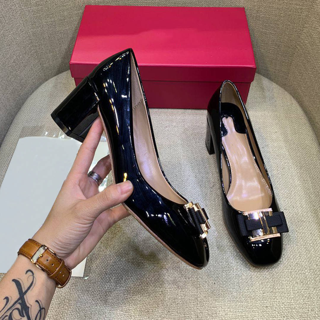 Women Dress Shoes High Heels Top Quality Womens fashion Nude Color Genuine Leather Round Toe Pumps Rubber Casual Soft Soles Light Print shoe
Women Dress Shoes High Heels Top Quality Womens fashion Nude Color Genuine Leather Round Toe Pumps Rubber Casual Soft Soles Light Print shoe