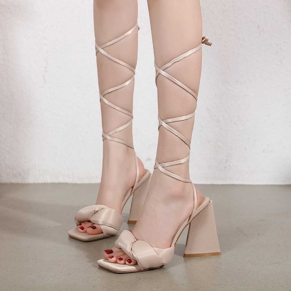 2021 New Lady Triangle Thick Heel High Sandals Sexy Square Toe Satin Bow Tie Party Nightclub Women's Shoes 4 Colors Y0721, White 8cm
2021 New Lady Triangle Thick Heel High Sandals Sexy Square Toe Satin Bow Tie Party Nightclub Women's Shoes 4 Colors Y0721, White 8cm