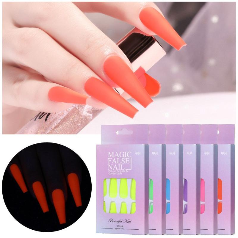 False Nails 24pcs Fashion Solid Color Jelly Gum Coffin Shape Luminous Ballerina Fake Nail, Red;gold
False Nails 24pcs Fashion Solid Color Jelly Gum Coffin Shape Luminous Ballerina Fake Nail, Red;gold