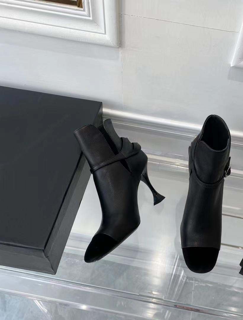 2022 Autumn leather Sheepskin boots, fashionable luxury Martin boots designer Ankle boot Goddess bootss high quality size: 35-41, Black
2022 Autumn leather Sheepskin boots, fashionable luxury Martin boots designer Ankle boot Goddess bootss high quality size: 35-41, Black