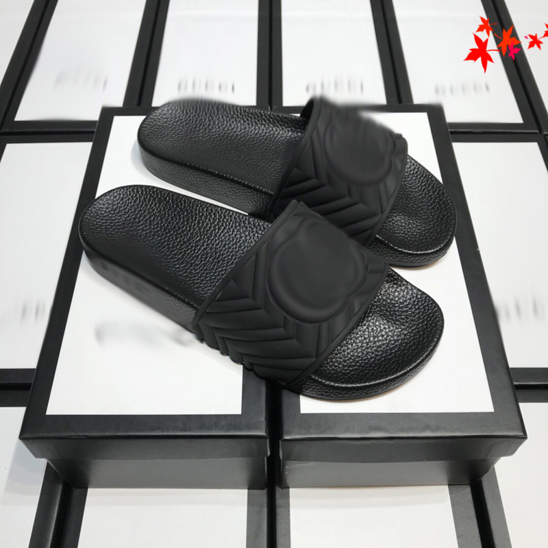 2021 Slipper Designer Slide Summer sandals Fashion Men Beach Indoor Flat Flip Flops Leather luxurys Shoes mens Slippers with box Size 39-45 -H186, Black
2021 Slipper Designer Slide Summer sandals Fashion Men Beach Indoor Flat Flip Flops Leather luxurys Shoes mens Slippers with box Size 39-45 -H186, Black