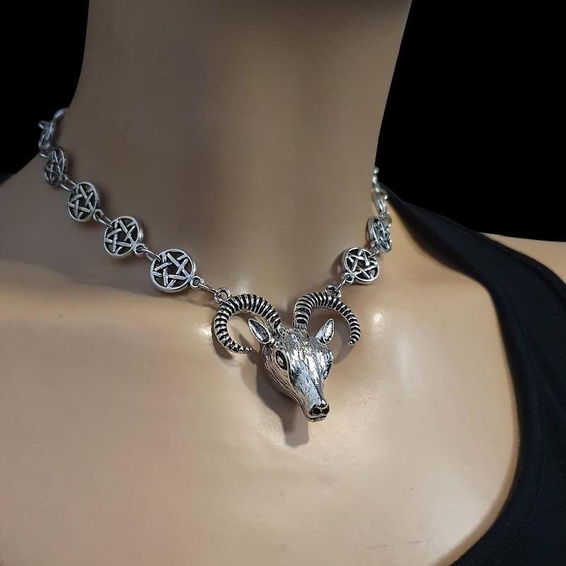 Pendant Necklaces Gothic Goat Head Choker Necklace Charm Ram And Pentagram Chain Jewelry Wicca Satanic Occult Modern Witchy Women244H
Pendant Necklaces Gothic Goat Head Choker Necklace Charm Ram And Pentagram Chain Jewelry Wicca Satanic Occult Modern Witchy Women244H