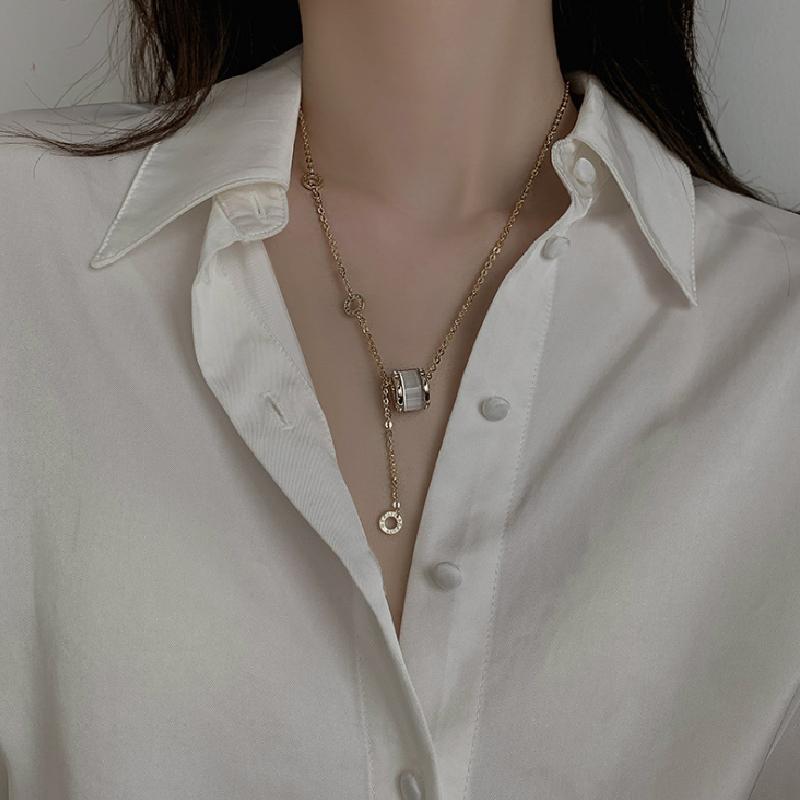 Pendant Necklaces Manufacturer Direct Selling Shower Titanium Steel Mesh Red Small Waist Necklace Light Luxury Set Opal Geometric Minority D
Pendant Necklaces Manufacturer Direct Selling Shower Titanium Steel Mesh Red Small Waist Necklace Light Luxury Set Opal Geometric Minority D