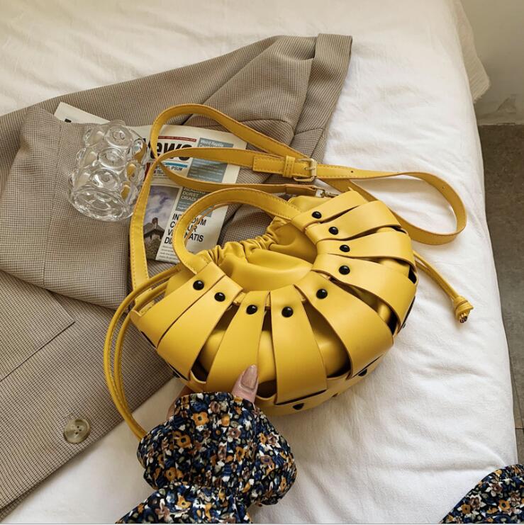 wholesal women handbag summer striped hollow bags personalized rivets womens messenger bag street trend solid color leather fashion handbags
wholesal women handbag summer striped hollow bags personalized rivets womens messenger bag street trend solid color leather fashion handbags