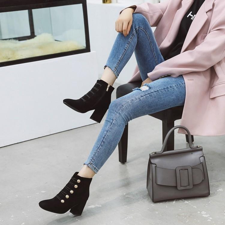 Boots Autumn 2021 Winter Women's Korean High Heels Round Head Suede Thick Heel Zipper Large Solid Color Low Barrel Short