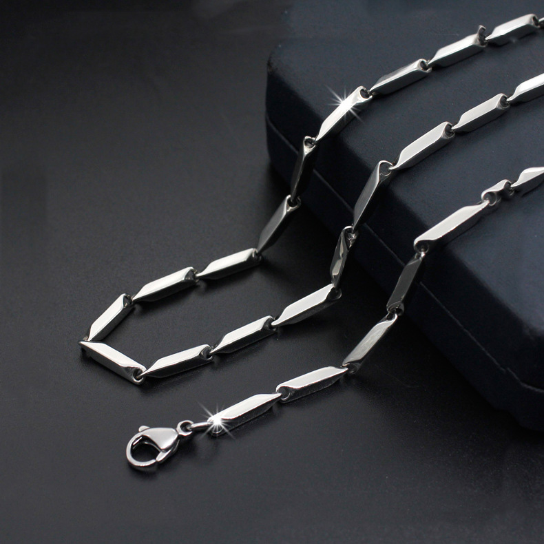 Fashion high-end titanium steel necklace melon chain stainless steel chain men and women fashion necklace
Fashion high-end titanium steel necklace melon chain stainless steel chain men and women fashion necklace