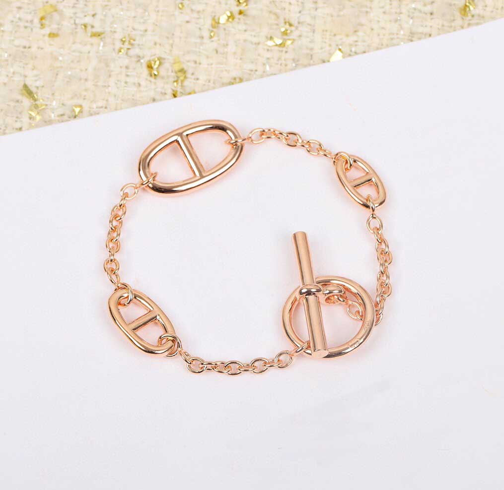 S925 Silver charm bracelet and penant hollow deisgn necklace double color plated for women wedding engagement jewelry gift have stamp box PS3367
S925 Silver charm bracelet and penant hollow deisgn necklace double color plated for women wedding engagement jewelry gift have stamp box PS3367