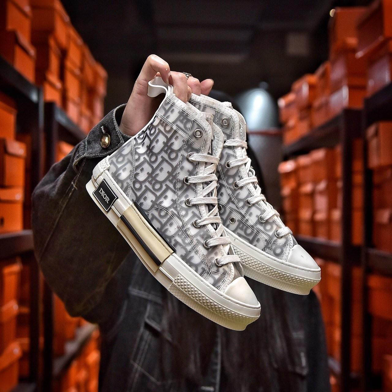 New arrival Dìòr oblique KAWS by Kim Jones men's and women's fashion transparent printing high-top sneakers CD casual shoes skateb
New arrival Dìòr oblique KAWS by Kim Jones men's and women's fashion transparent printing high-top sneakers CD casual shoes skateb