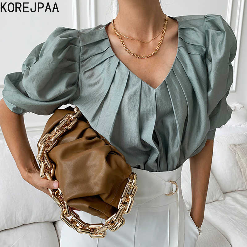 Korejpaa Women Shirt Summer Korean Chic Ladies Light-Cooked Style V-Neck Pleated Design Loose Pleated Puff Sleeve Blouses 210526, Photo color
Korejpaa Women Shirt Summer Korean Chic Ladies Light-Cooked Style V-Neck Pleated Design Loose Pleated Puff Sleeve Blouses 210526, Photo color