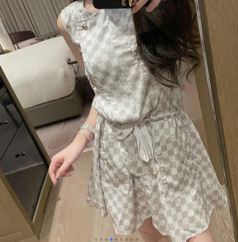 21 years spring and summer model black and white plaid sleeveless round neck tie slim waist dress 419, Black;gray
21 years spring and summer model black and white plaid sleeveless round neck tie slim waist dress 419, Black;gray