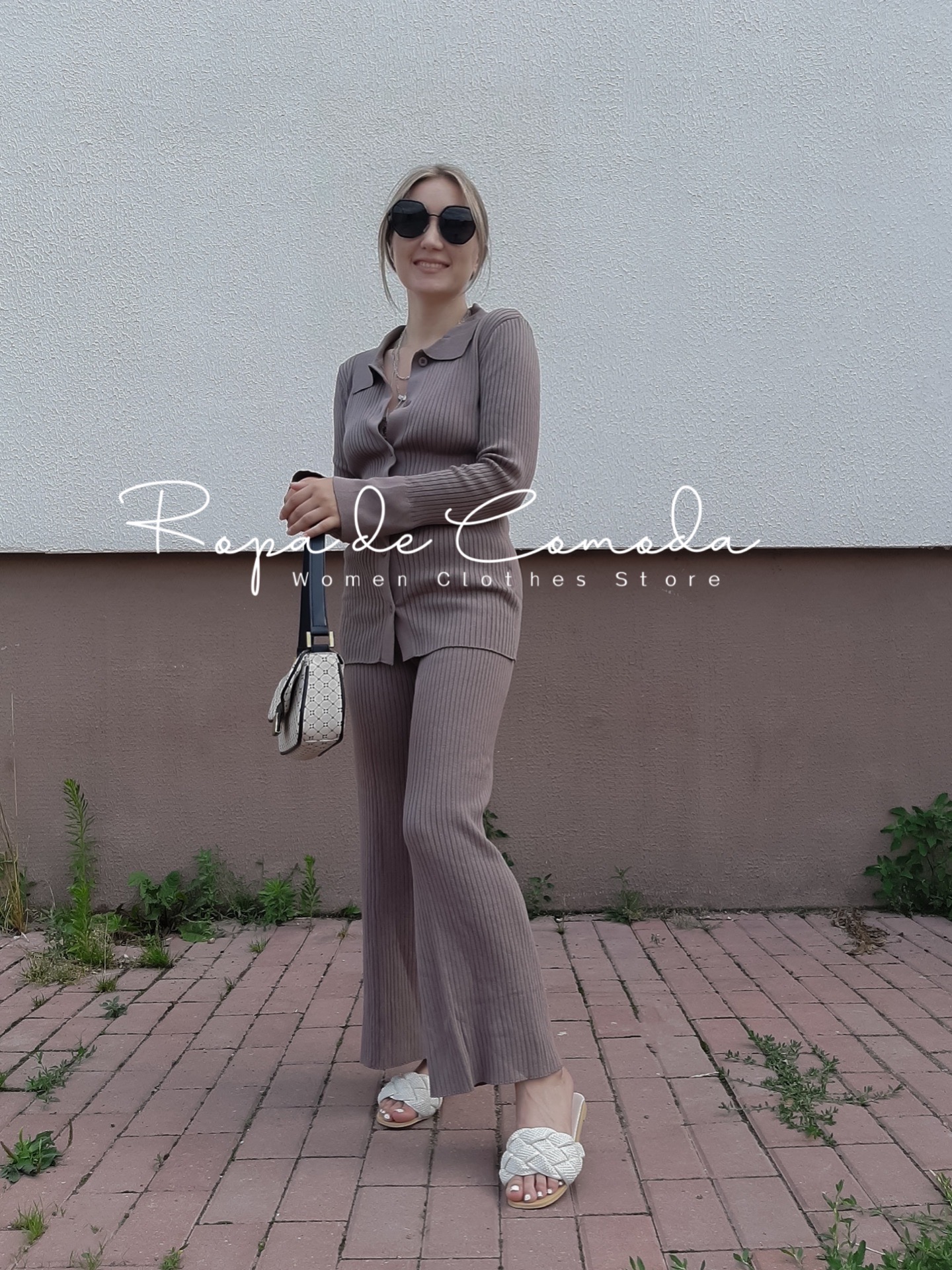 sweater solid color suits women matching sets oversize fleece pants roll collar knitted flare sleeve 2021 spring summer, Black
sweater solid color suits women matching sets oversize fleece pants roll collar knitted flare sleeve 2021 spring summer, Black