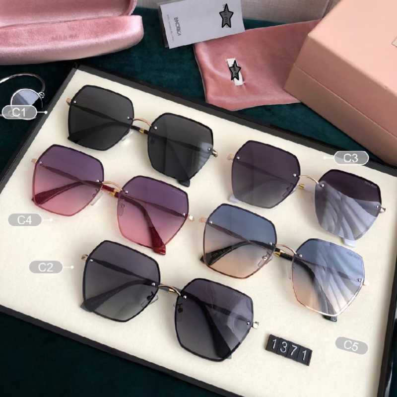 Sunglasses 2021 Luxury Fashion Eyewear Women MIU Lady Anti UV400 Polarized Sun Glasses MIU1371 Top Quality
Sunglasses 2021 Luxury Fashion Eyewear Women MIU Lady Anti UV400 Polarized Sun Glasses MIU1371 Top Quality