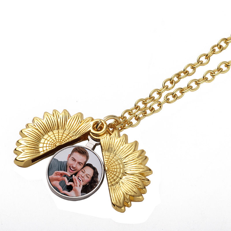 Thermal Transfer Pendant Sublimation Necklace Jewelry Zinc Alloy Blank Neclaces Silver and Gold Metal Christmas Locket Sweater Pendants Diffuser Necklaces LT16, Mixed colors;random delivery
Thermal Transfer Pendant Sublimation Necklace Jewelry Zinc Alloy Blank Neclaces Silver and Gold Metal Christmas Locket Sweater Pendants Diffuser Necklaces LT16, Mixed colors;random delivery