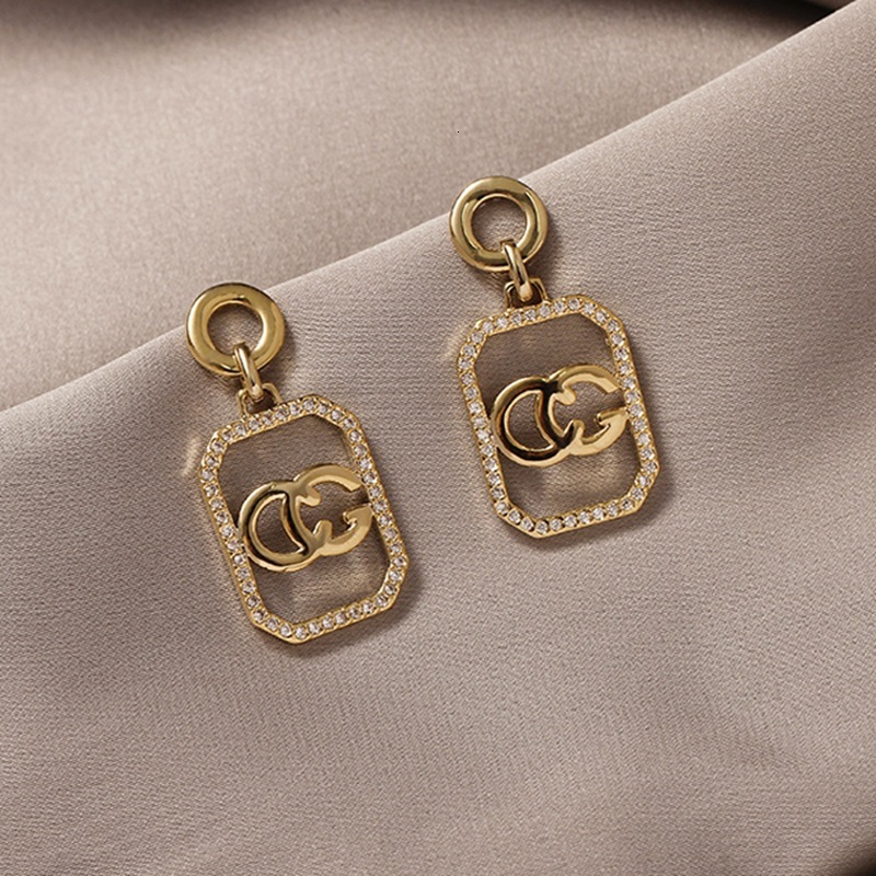 2021 designers womens earringssilver needle new g letter hollowed out square diamond inlaid double g highgrade fashion earrings design
2021 designers womens earringssilver needle new g letter hollowed out square diamond inlaid double g highgrade fashion earrings design
