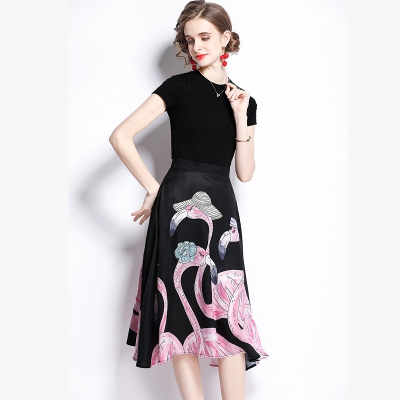 Summer 2 Piece Set Runway Fashaion Casual Women Black Short Sleeve T-Shirt Tops + High Waist Print Big Swing Midi Skirts Outfit 210519