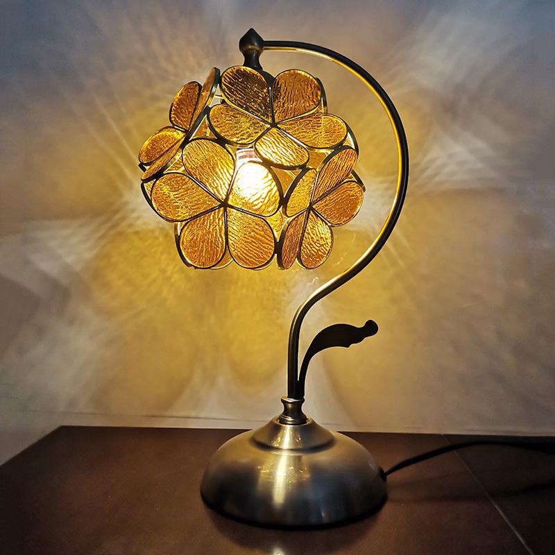 Table Lamps Tiffany Flower Lampshade Lamp Bedroom Bedside Decoration Lights European Creative E27
Table Lamps Tiffany Flower Lampshade Lamp Bedroom Bedside Decoration Lights European Creative E27