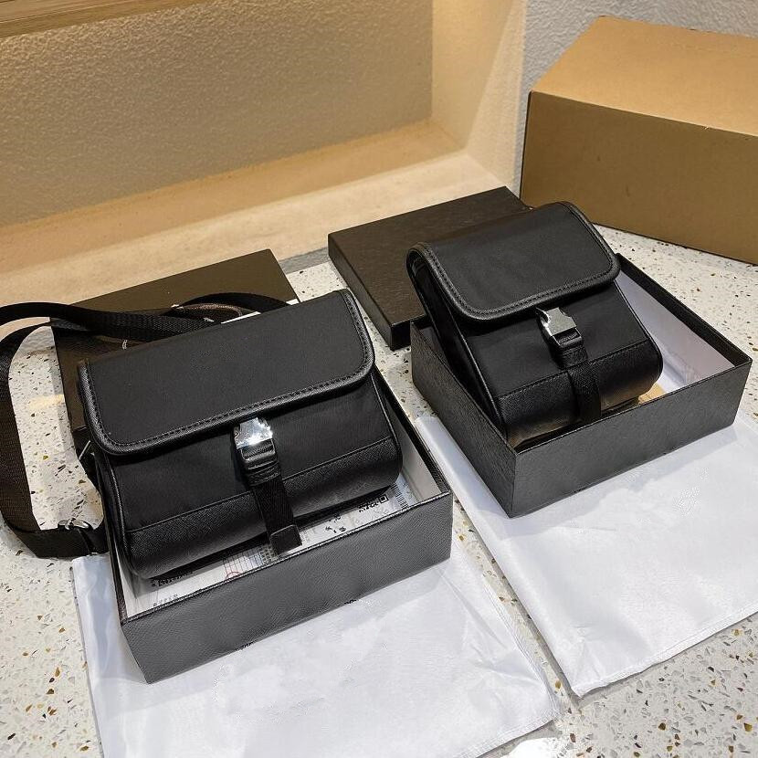 2022 Luxury Mens Black Phone Bags Designers Crossbody Single Shoulder Brand Purses Wallets Casual Mini Change Bag Nylon Envelopes with Trian
2022 Luxury Mens Black Phone Bags Designers Crossbody Single Shoulder Brand Purses Wallets Casual Mini Change Bag Nylon Envelopes with Trian