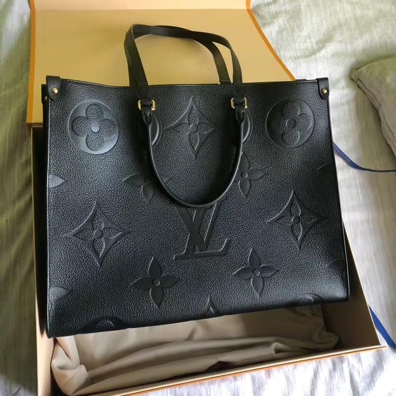 GGLouis
Vutton bag YSL
high-quality Women Leather Luxurys Designer Handbag Female Fashion Messenger ONTHEGO Handbags Purse Tote
GGLouis
Vutton bag YSL
high-quality Women Leather Luxurys Designer Handbag Female Fashion Messenger ONTHEGO Handbags Purse Tote