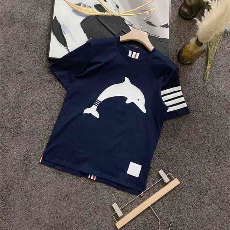 2021 summer new TB Tom dolphin print crew neck short sleeve T-shirt casual Brown four bar Unisex, Navy
2021 summer new TB Tom dolphin print crew neck short sleeve T-shirt casual Brown four bar Unisex, Navy