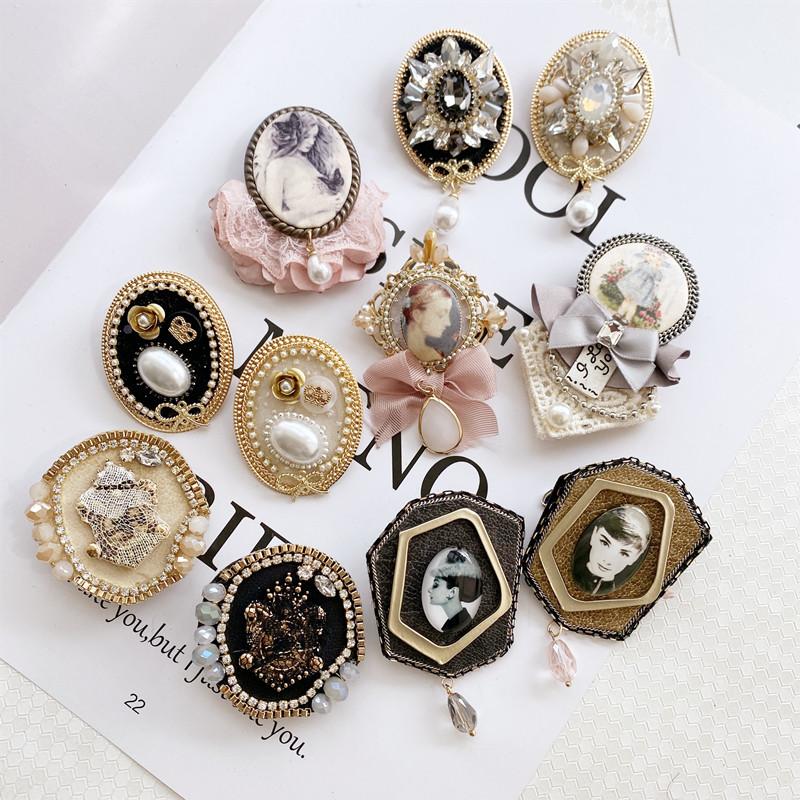 Pins, Brooches Retro Big Camellia Crystal Chain Tassels Number 5 Pearl Tassel Brooch Pins For Women Clothes Accessories, Gray
Pins, Brooches Retro Big Camellia Crystal Chain Tassels Number 5 Pearl Tassel Brooch Pins For Women Clothes Accessories, Gray