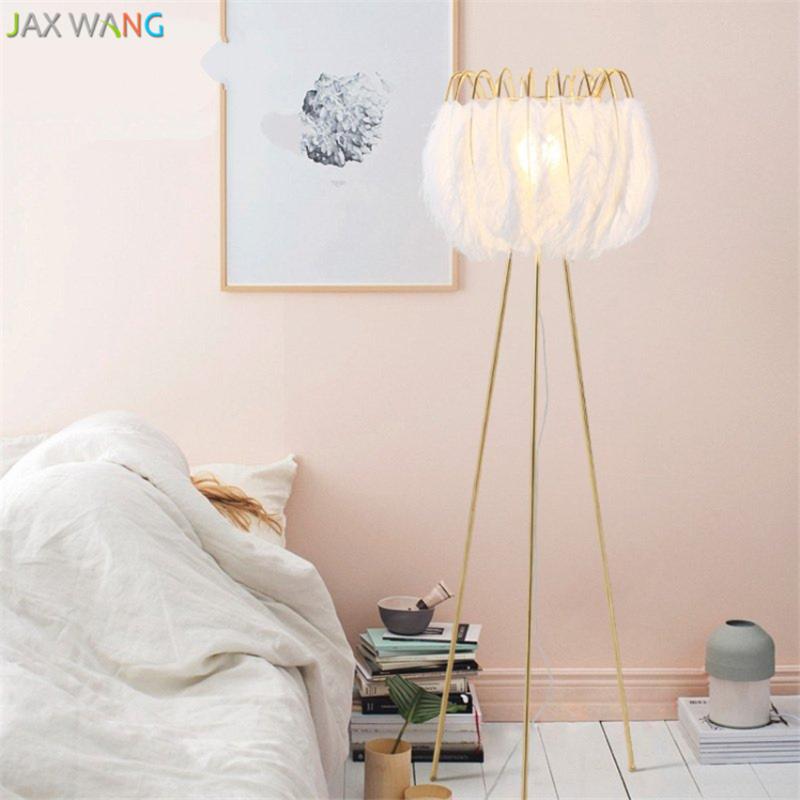 Floor Lamps Led White Feather Tripod Lamp Nordic Modern Gold Standing Lights Living Room Bed Children's Home Lighting
Floor Lamps Led White Feather Tripod Lamp Nordic Modern Gold Standing Lights Living Room Bed Children's Home Lighting