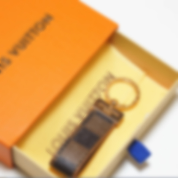 LVLOUISVITTON VUTTON Keychain Buckle lovers Car fashion Handmade Leather Keychains Men Women Bag Pendant, Silver
LVLOUISVITTON VUTTON Keychain Buckle lovers Car fashion Handmade Leather Keychains Men Women Bag Pendant, Silver