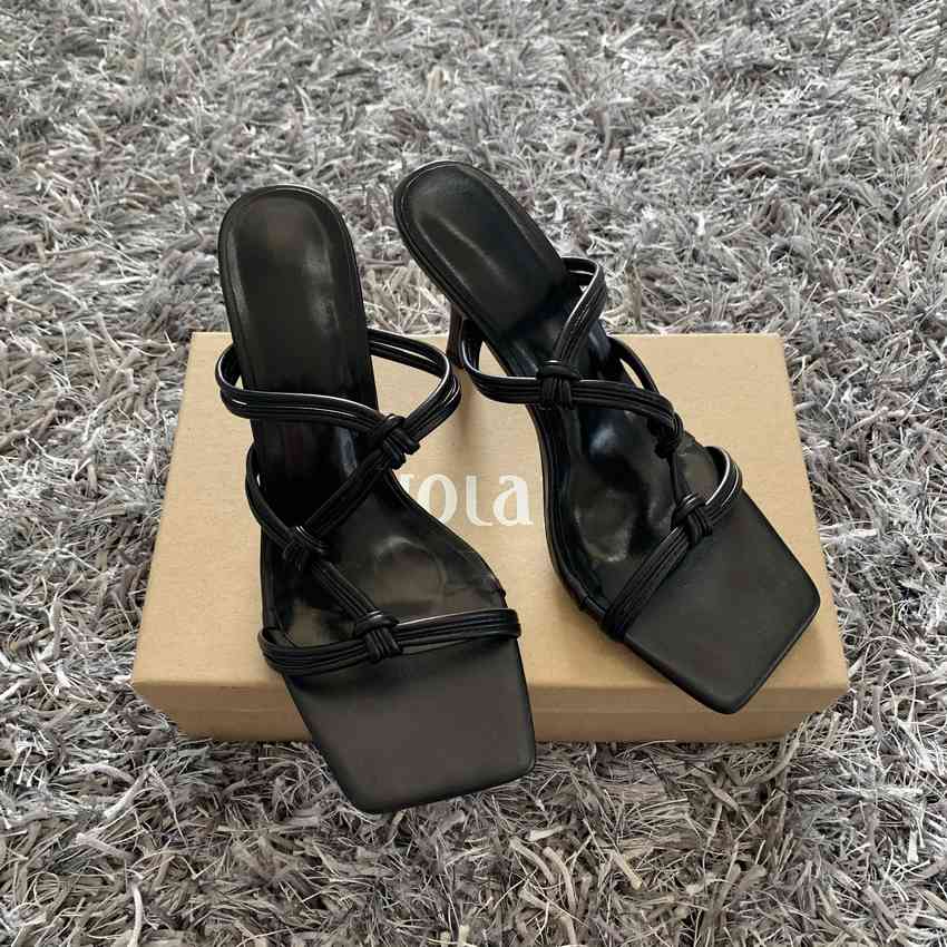 sandals sandálias de verão femininas, chinelos salto alto, sapatos para mulheres, moda bico quadrado, sandálias mulas fhll, Black
sandals sandálias de verão femininas, chinelos salto alto, sapatos para mulheres, moda bico quadrado, sandálias mulas fhll, Black