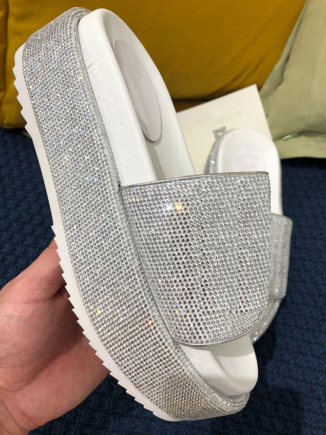 Platform Shoes Flash Slippers Sandals Luxury Designer Shoe Luxurys foam runner Slides Triple Resin Slide Sandal Men Women Slipper Box High Heels A dhgate.com shiny, Gold
Platform Shoes Flash Slippers Sandals Luxury Designer Shoe Luxurys foam runner Slides Triple Resin Slide Sandal Men Women Slipper Box High Heels A dhgate.com shiny, Gold
