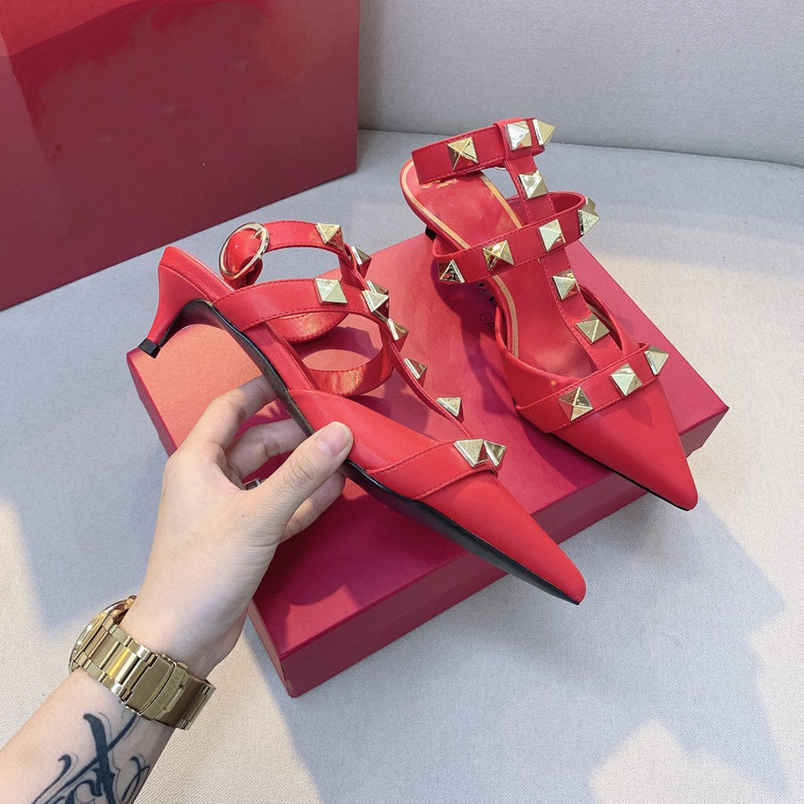 Valentino
Shoes Luxurys Designers Shoes 2021 fashion sandals high heels high quality imitation counter brand sandals high heels k17-1
Valentino
Shoes Luxurys Designers Shoes 2021 fashion sandals high heels high quality imitation counter brand sandals high heels k17-1
