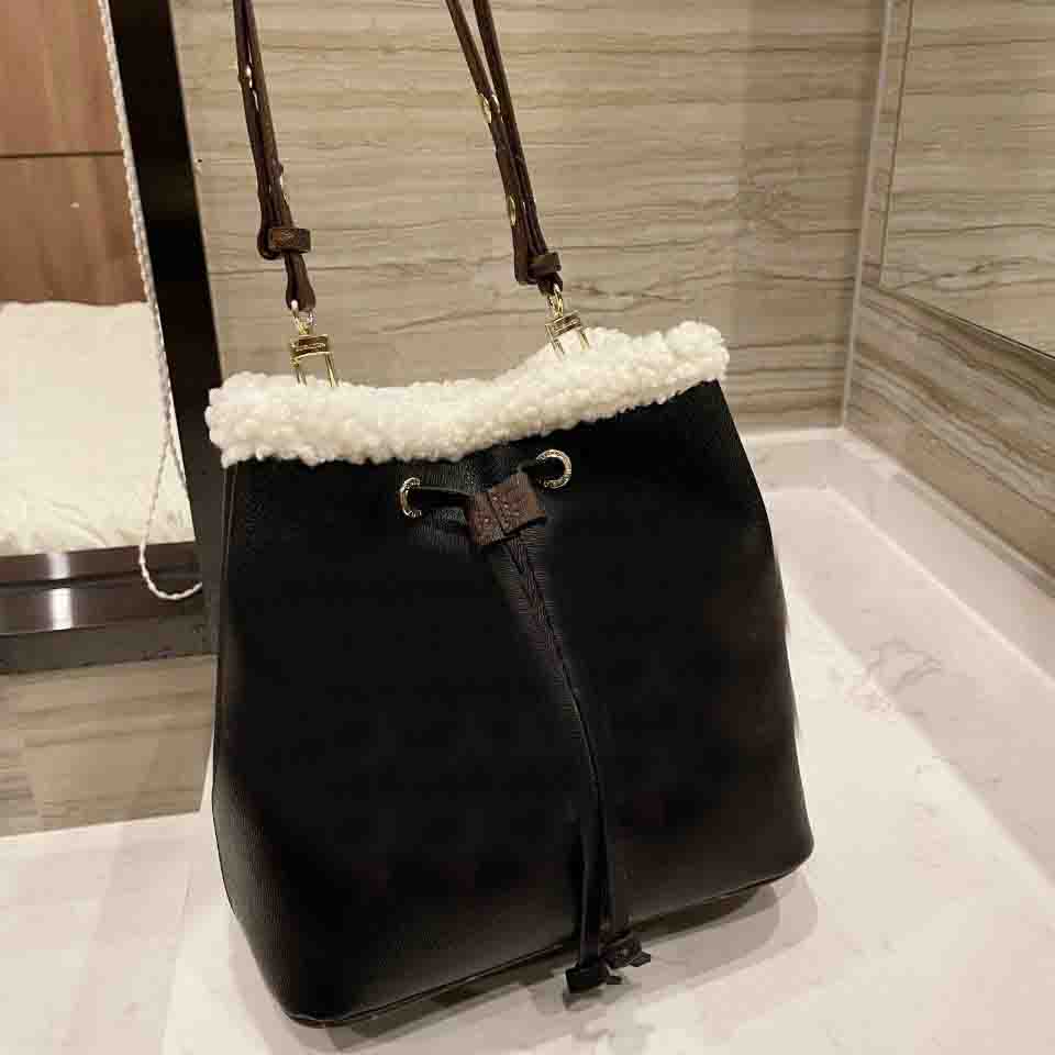 Bucket bag shoulder Bags High Quality Ladies Brand Luxurys Top designers letter mother handbag Fashion handbags totes cossbody wallet Leather purse Rabbit print, No bags
Bucket bag shoulder Bags High Quality Ladies Brand Luxurys Top designers letter mother handbag Fashion handbags totes cossbody wallet Leather purse Rabbit print, No bags