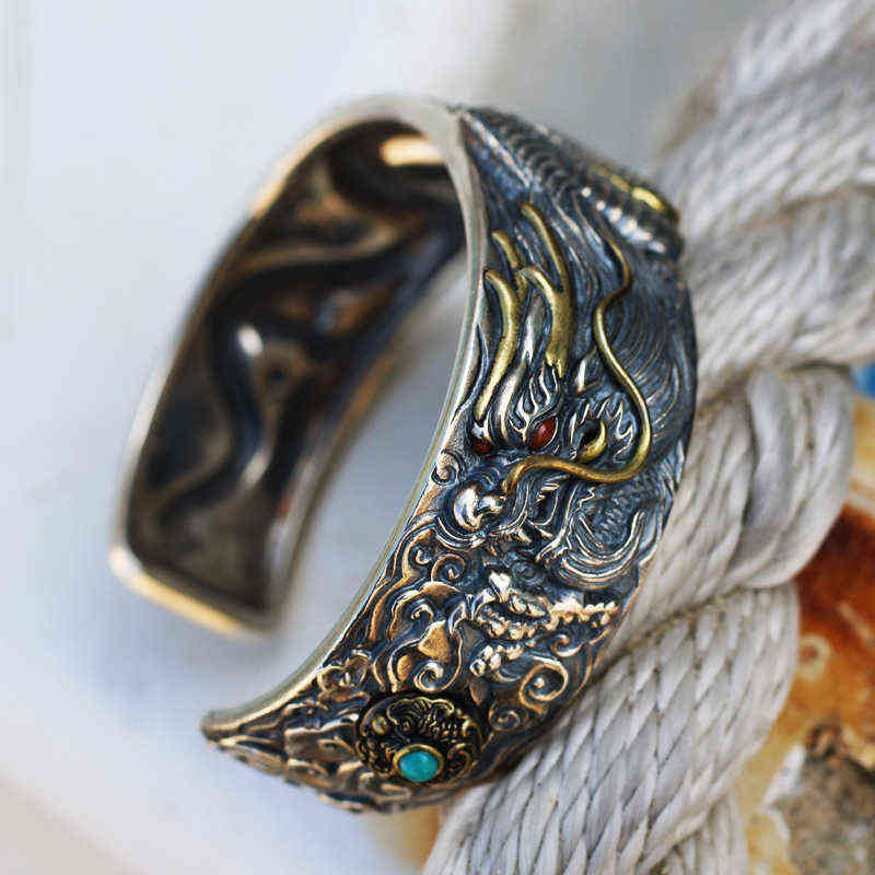 Men's Classic Fashion Domineering Dragon Bracelet Personality Wide Retro Ethnic Style Gift
Men's Classic Fashion Domineering Dragon Bracelet Personality Wide Retro Ethnic Style Gift