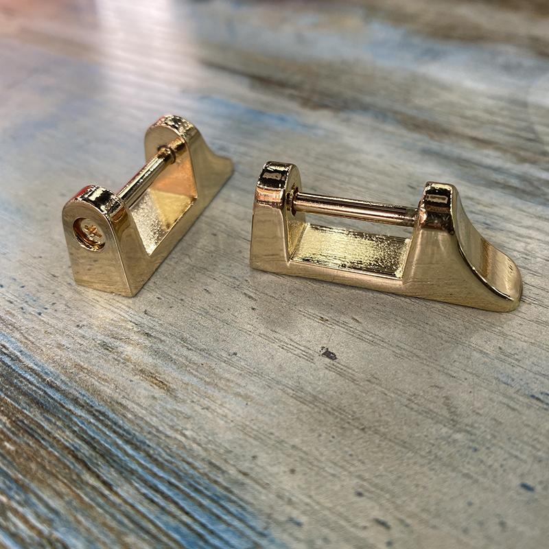 Bag Parts & Accessories Bridge With Screw Metal Buckles For Purse Handbag Strap Connector Hardware DIY Leather Crafts
Bag Parts & Accessories Bridge With Screw Metal Buckles For Purse Handbag Strap Connector Hardware DIY Leather Crafts