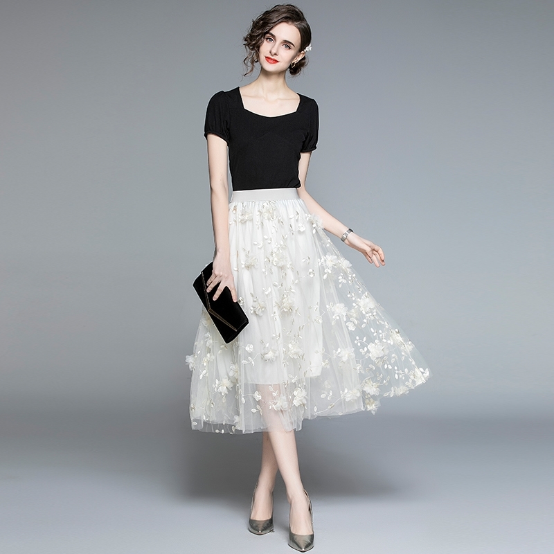 Summer Fashion 2 Pieces Skirt Set Women Square Collar Solid Cotton T shirt + Elastic Waist Mesh Embroidery Midi 210603, White
Summer Fashion 2 Pieces Skirt Set Women Square Collar Solid Cotton T shirt + Elastic Waist Mesh Embroidery Midi 210603, White